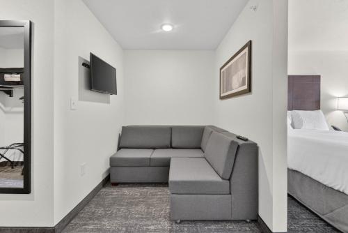 cobblestone hotel and suites eaton
