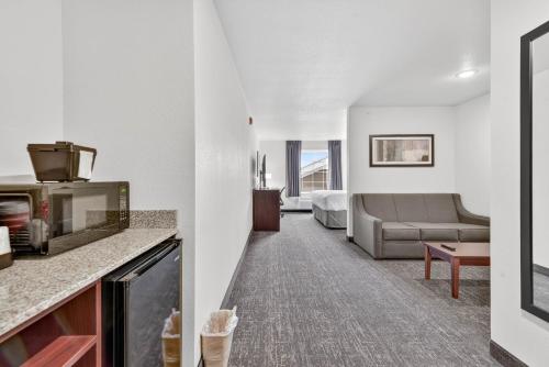 cobblestone hotel and suites eaton