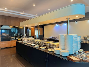 avana x the cross residence