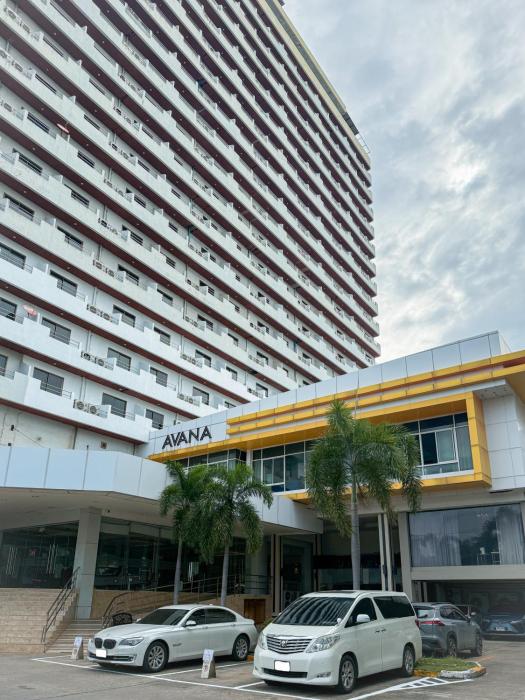 avana x the cross residence