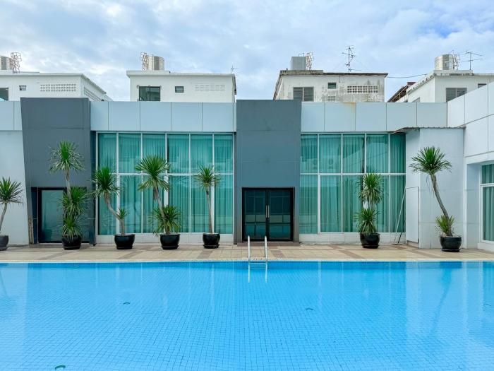 avana x the cross residence