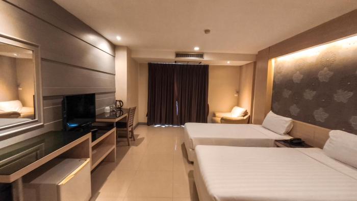 avana x the cross residence