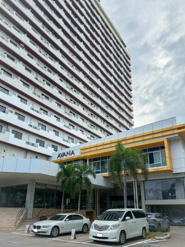 avana x the cross residence