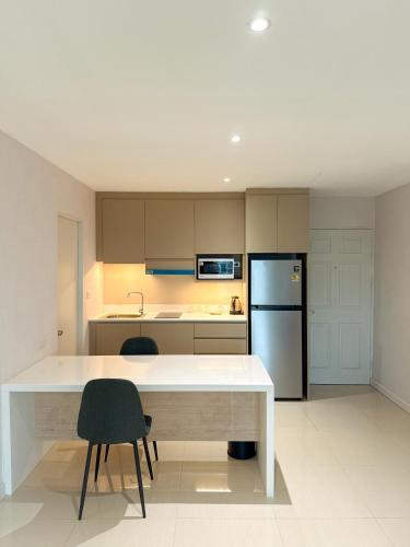 avana x the cross residence