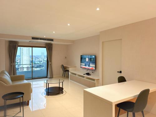 avana x the cross residence