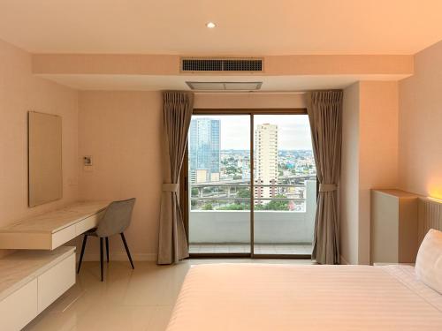 avana x the cross residence