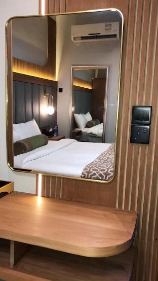 coral bay hotel khorfakkan