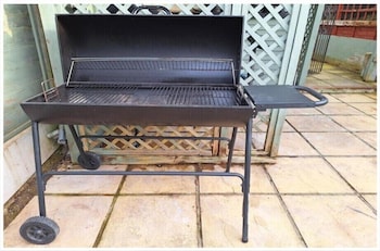 Fantastic Large Room With  Free Parking,,2 star