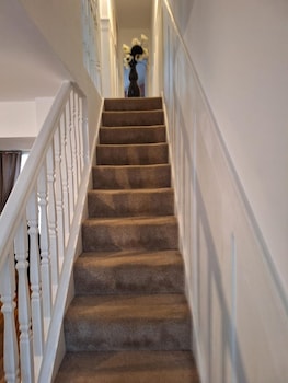 Fantastic Large Room With  Free Parking,,2 star