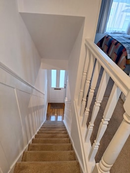 Fantastic Large Room With  Free Parking,,2 star