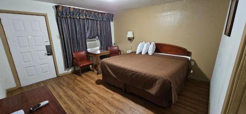 deluxe inn