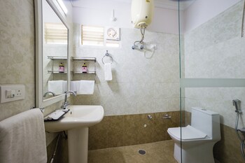 alaya stays captains nest 3 bhk retreat with garden and scenic views