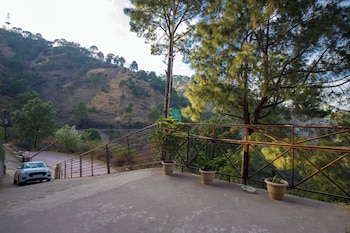 alaya stays captains nest 3 bhk retreat with garden and scenic views