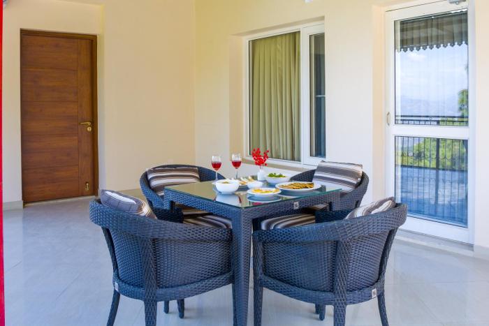 alaya stays captains nest 3 bhk retreat with garden and scenic views
