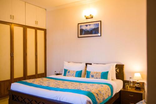 alaya stays captains nest 3 bhk retreat with garden and scenic views