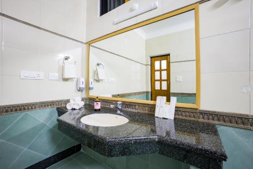 alaya stays captains nest 3 bhk retreat with garden and scenic views