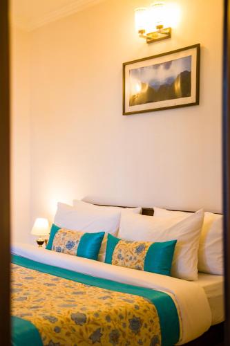 alaya stays captains nest 3 bhk retreat with garden and scenic views