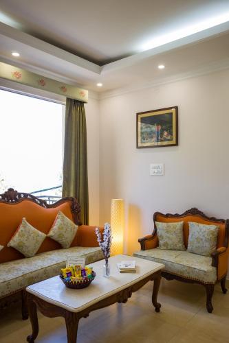 alaya stays captains nest 3 bhk retreat with garden and scenic views