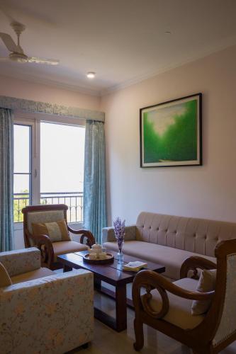 alaya stays captains nest 3 bhk retreat with garden and scenic views