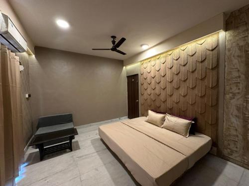 Desire Courtyard,,3 star