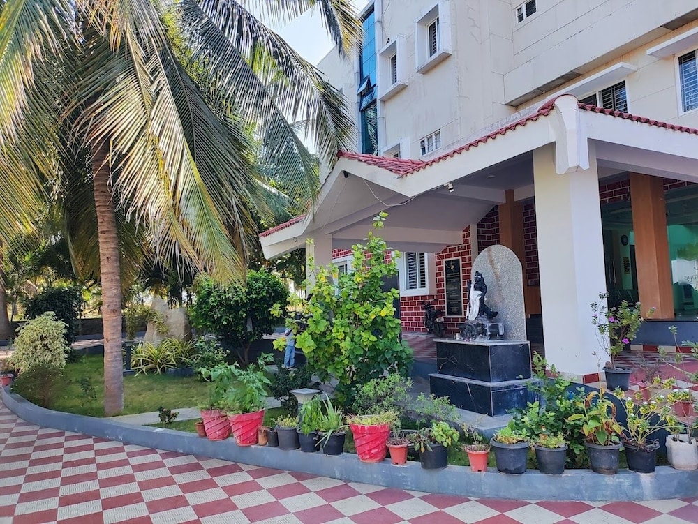 sg ayurveda saigram charitable trust