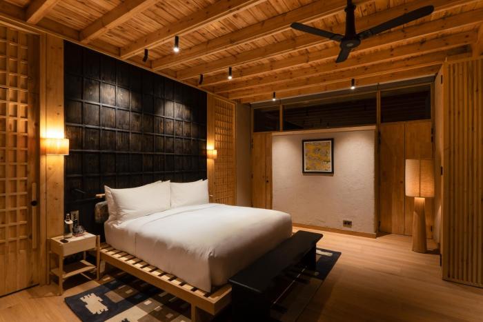 the postcard in the himalayan willows