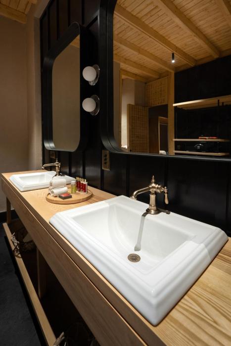 the postcard in the himalayan willows