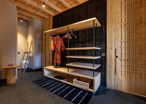 the postcard in the himalayan willows