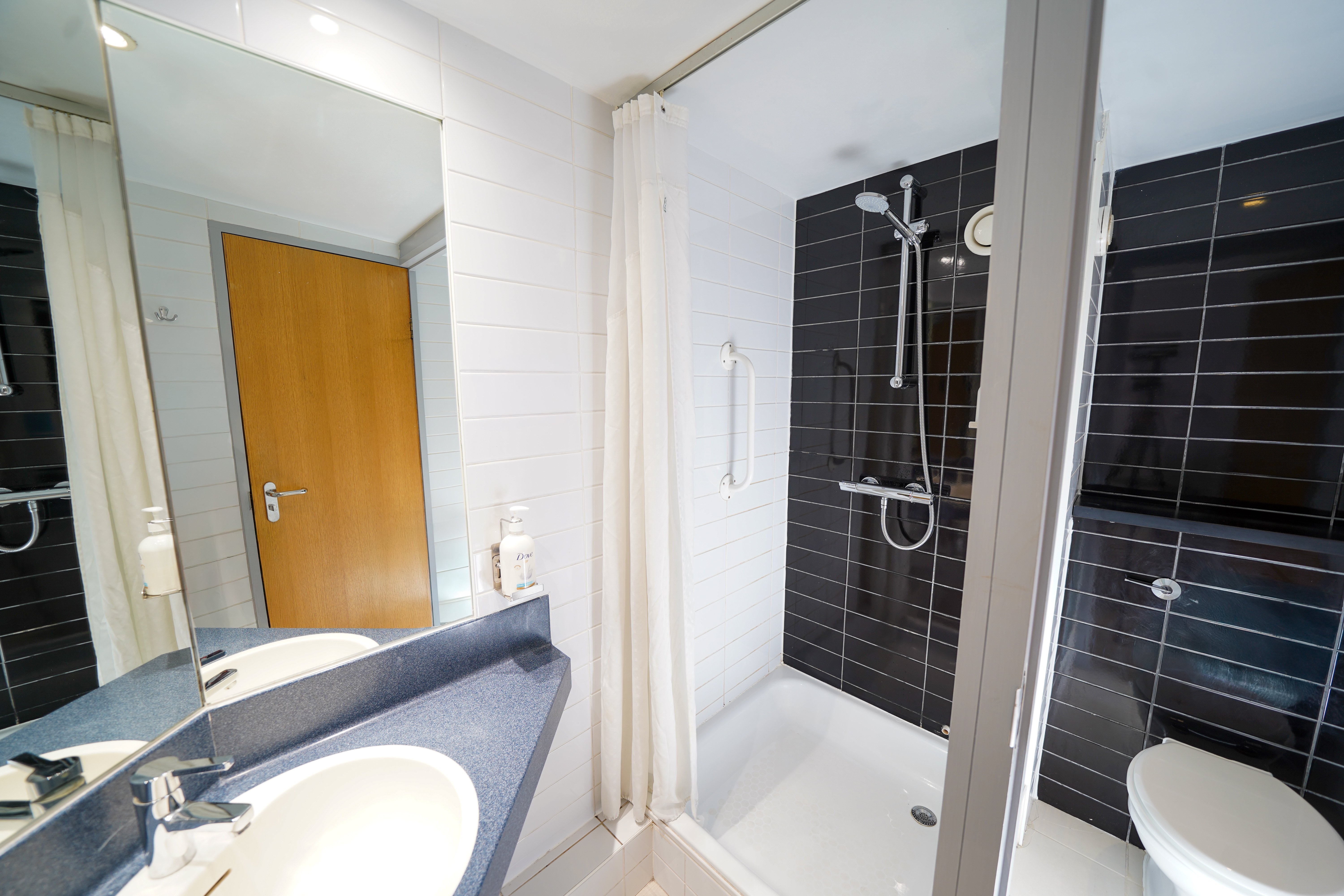 holiday inn express leeds east by ihg