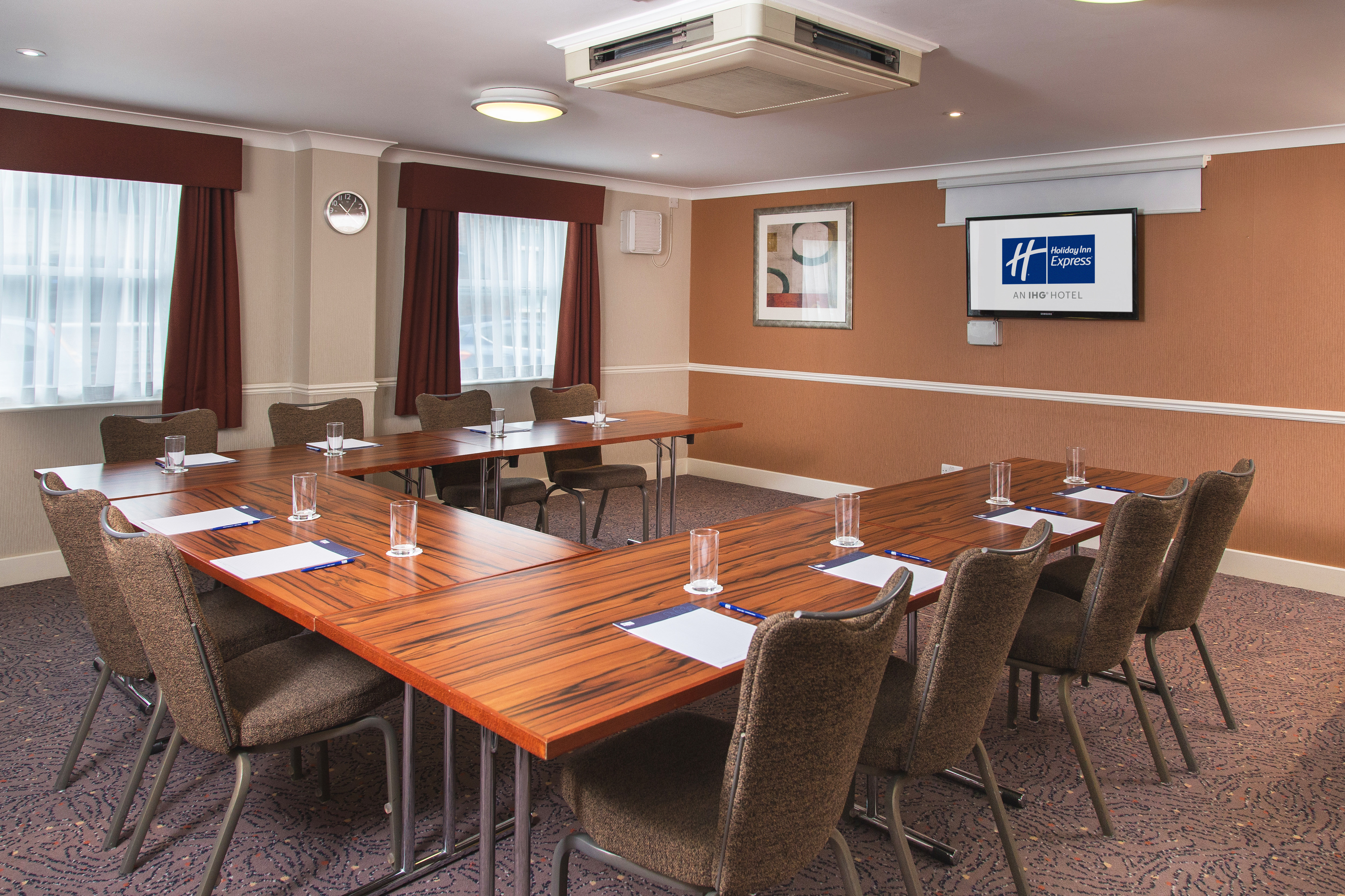holiday inn express leeds east by ihg