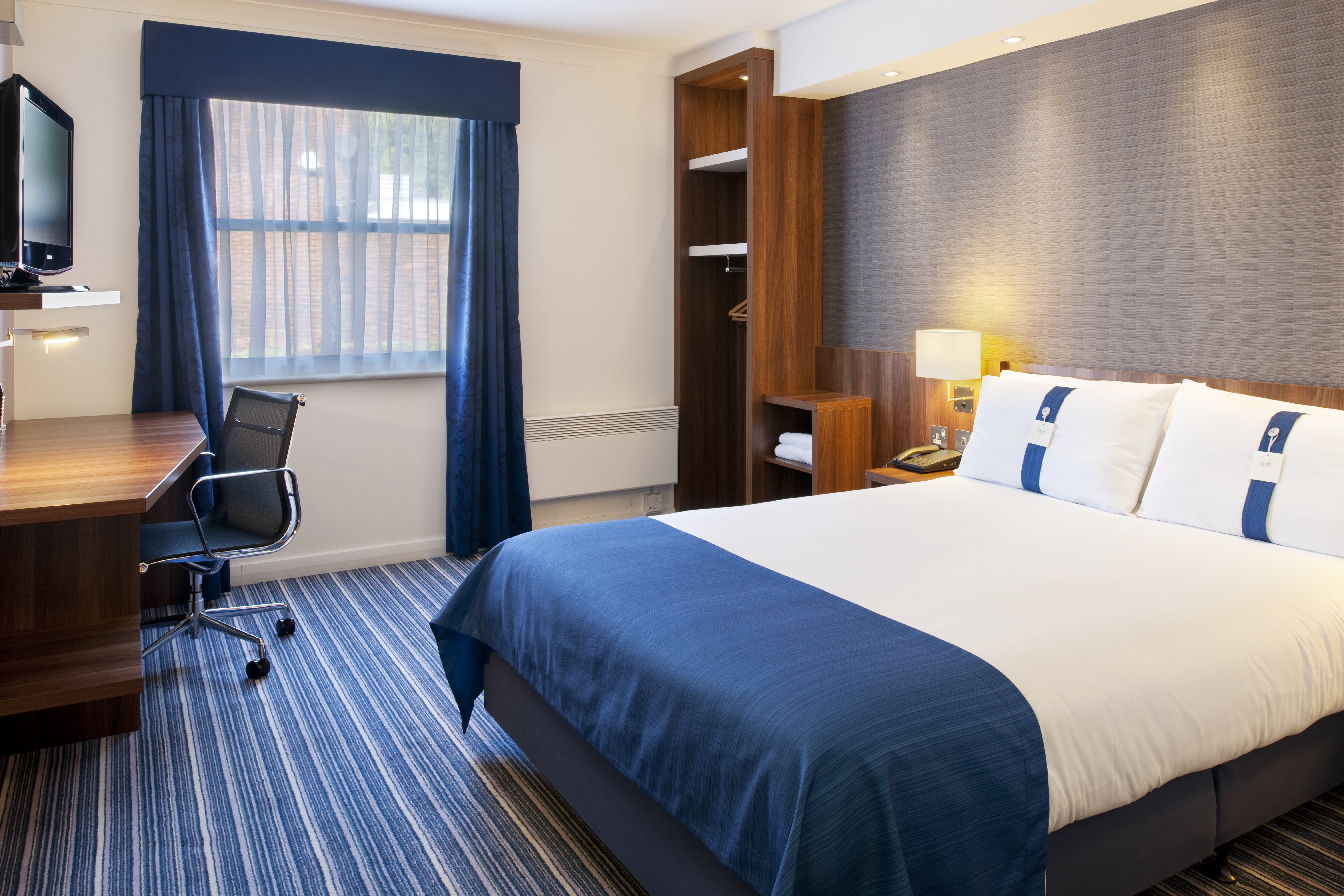 holiday inn express leeds east by ihg