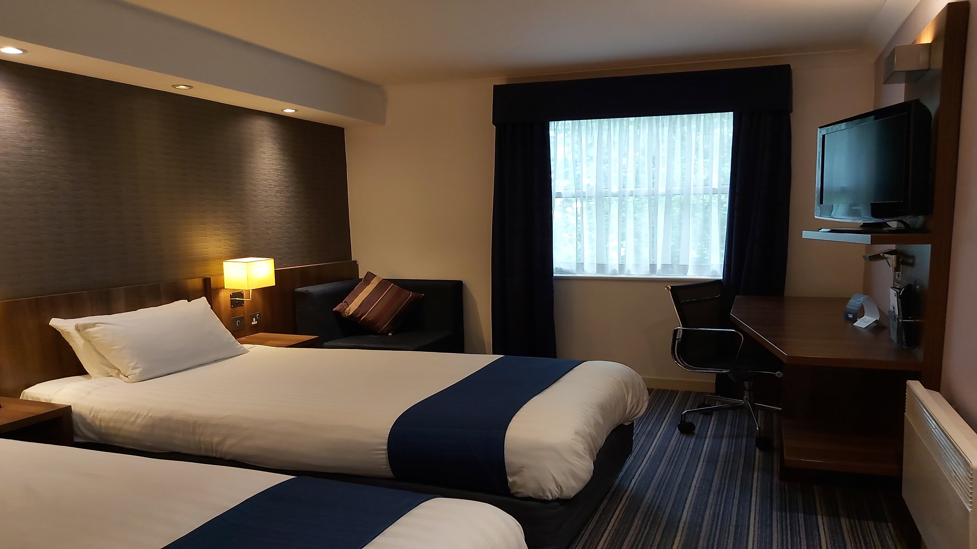 holiday inn express leeds east by ihg