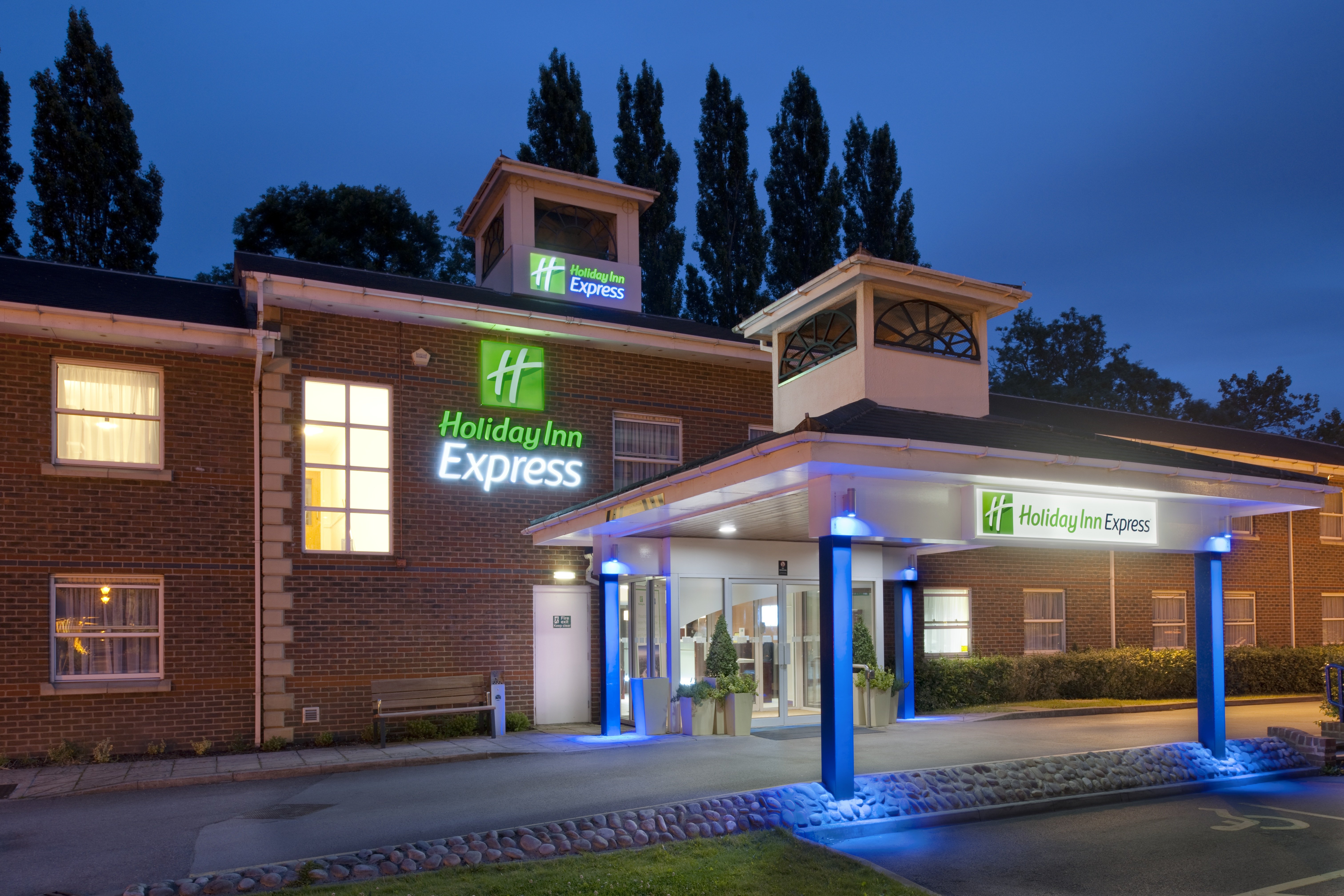 holiday inn express leeds east by ihg
