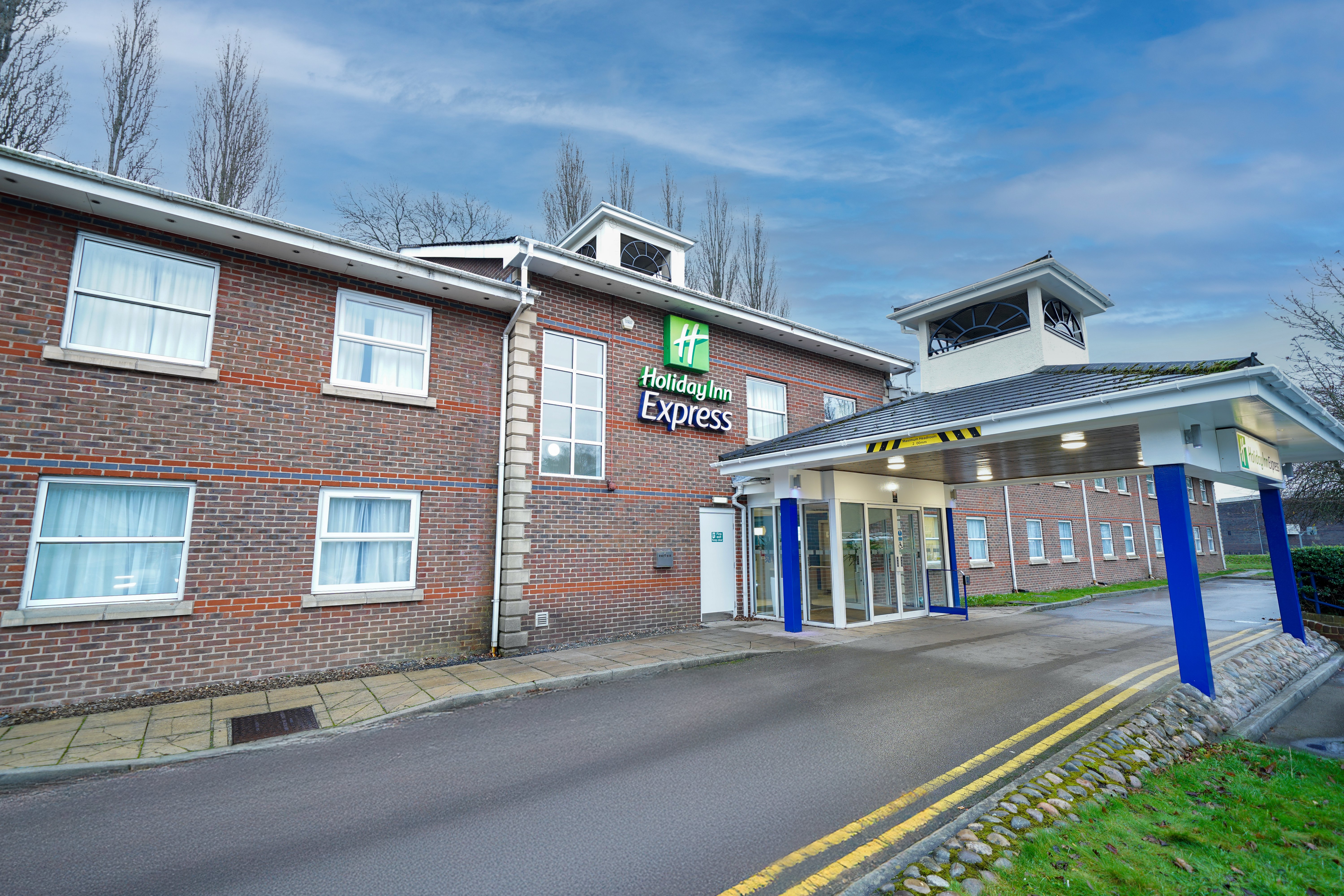 holiday inn express leeds east by ihg