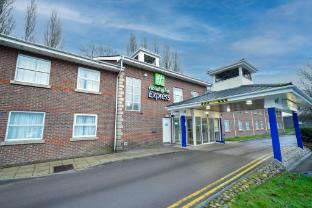 holiday inn express leeds east by ihg