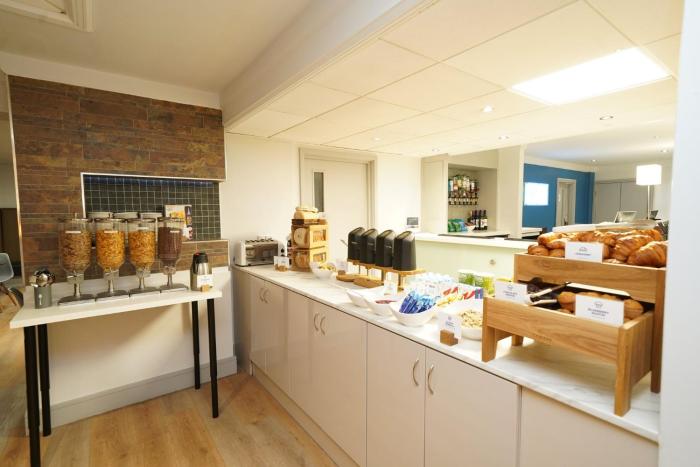 holiday inn express leeds east by ihg