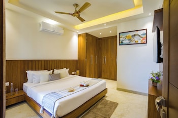 alaya stays bydm the sky heaven 4 bhk penthouse 15 min from triveni ghat with balcony and lift