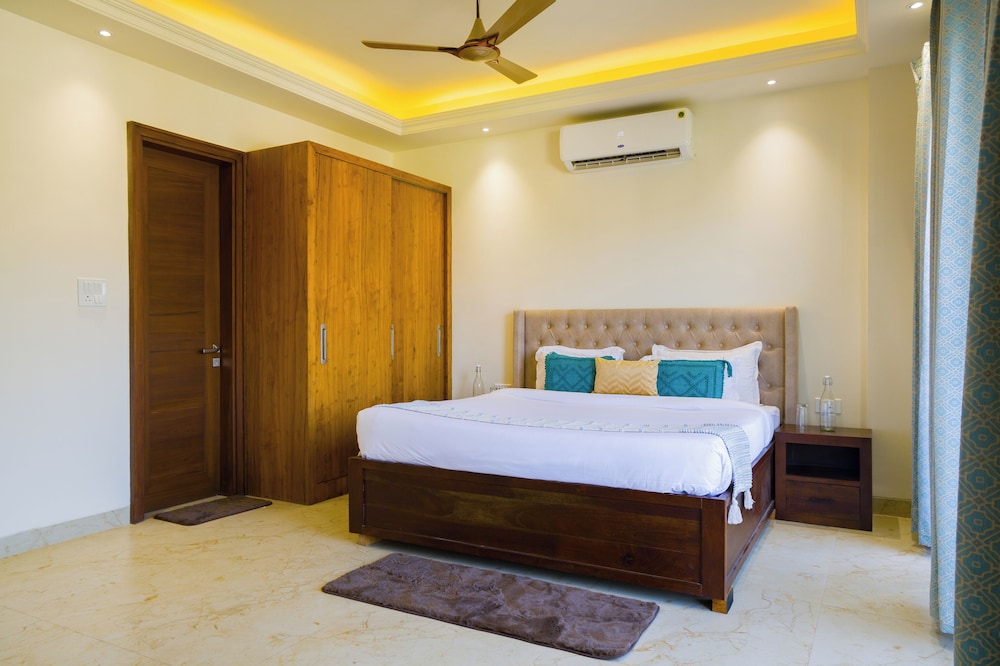 alaya stays bydm the sky heaven 4 bhk penthouse 15 min from triveni ghat with balcony and lift