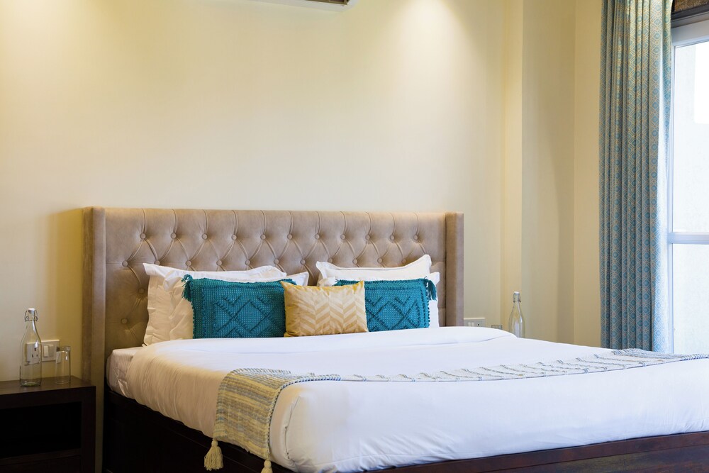 alaya stays bydm the sky heaven 4 bhk penthouse 15 min from triveni ghat with balcony and lift