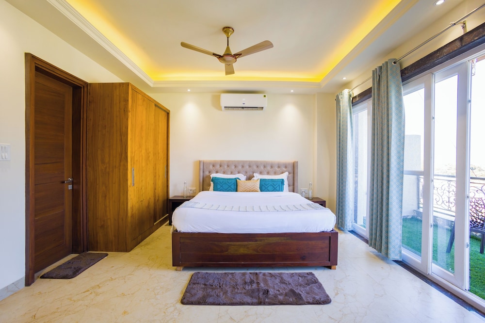 alaya stays bydm the sky heaven 4 bhk penthouse 15 min from triveni ghat with balcony and lift