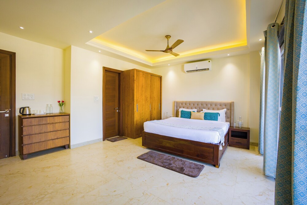 alaya stays bydm the sky heaven 4 bhk penthouse 15 min from triveni ghat with balcony and lift