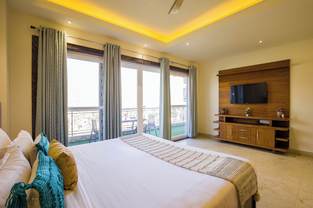 alaya stays bydm the sky heaven 4 bhk penthouse 15 min from triveni ghat with balcony and lift