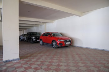 alaya stays bydm the sky heaven 4 bhk penthouse 15 min from triveni ghat with balcony and lift