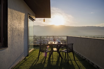 alaya stays bydm the sky heaven 4 bhk penthouse 15 min from triveni ghat with balcony and lift