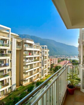 luxury 4 bedrooms apartment