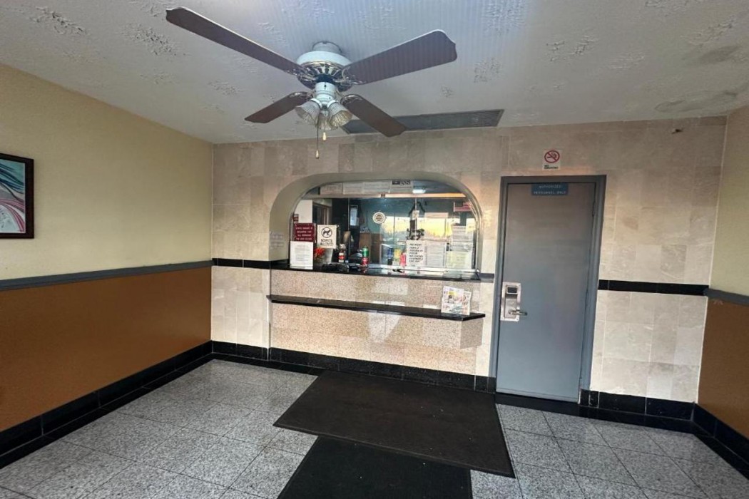oyo hotel jonesboro near atlanta airport