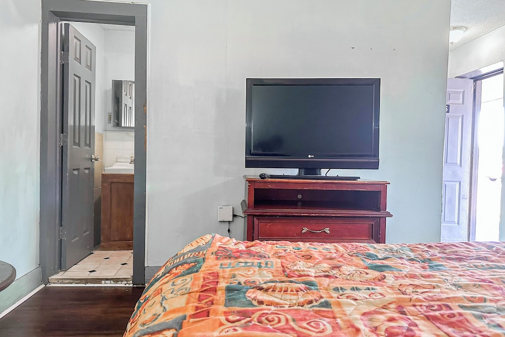 oyo hotel jonesboro near atlanta airport