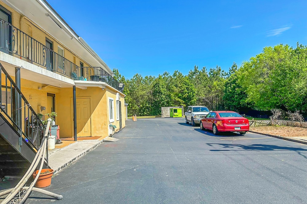 oyo hotel jonesboro near atlanta airport