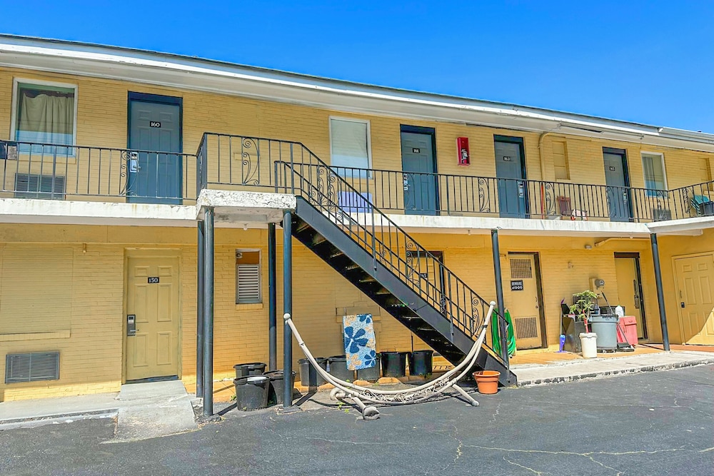 oyo hotel jonesboro near atlanta airport