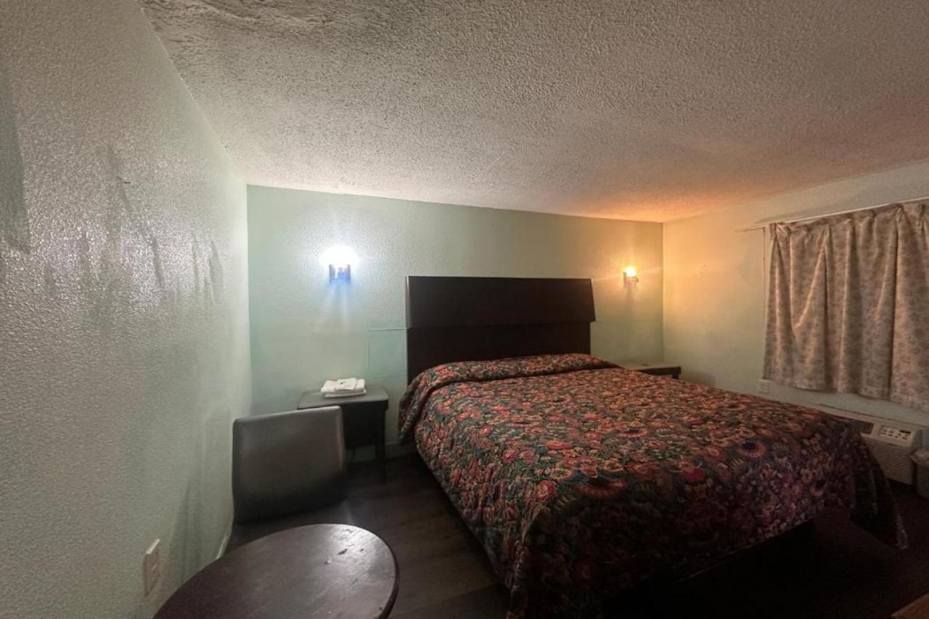 oyo hotel jonesboro near atlanta airport
